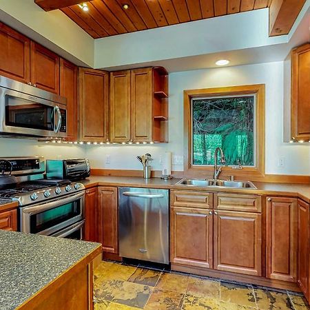 Вилла Woodland Hideaway In The Hills Lake Stevens Экстерьер фото